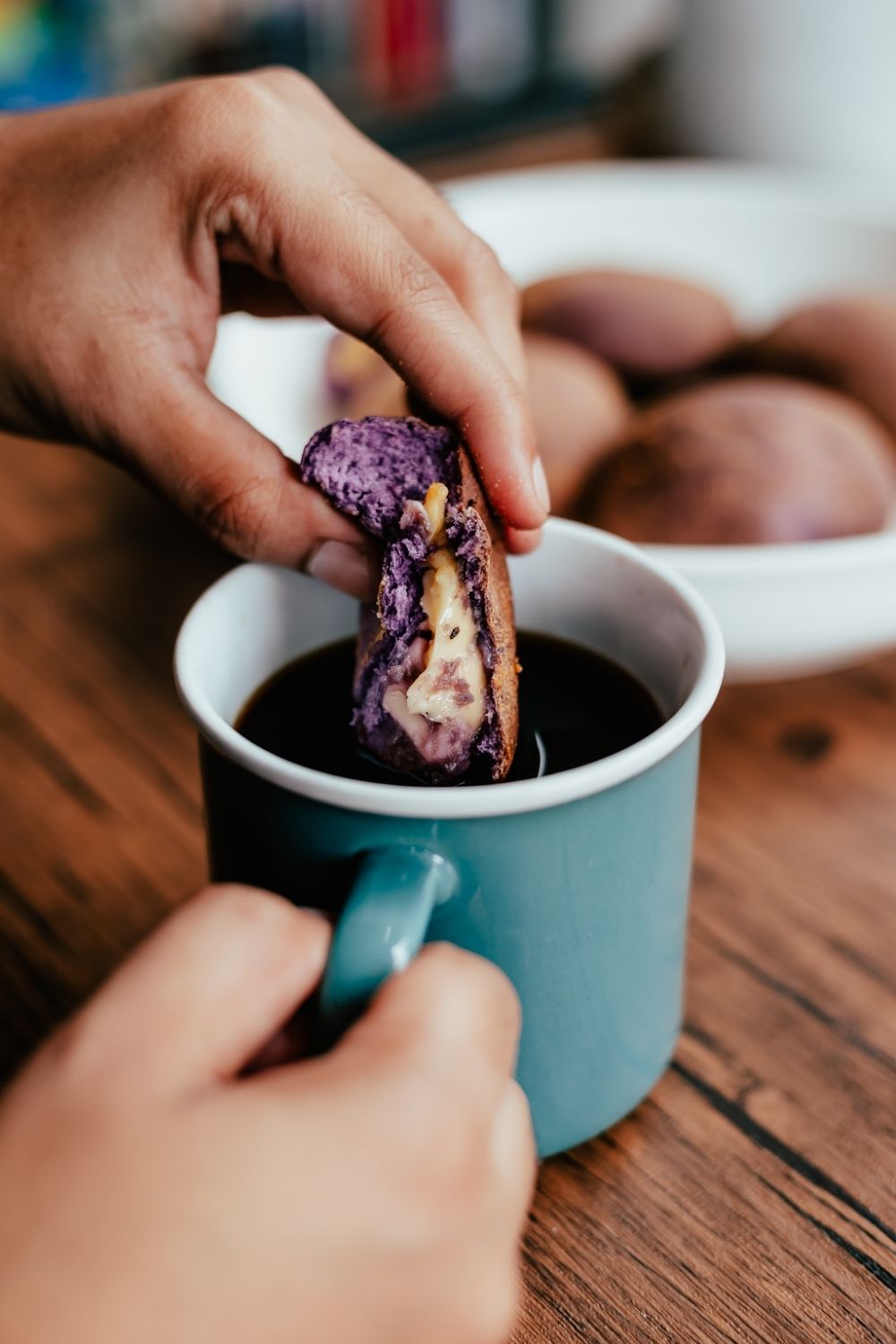 Filipino breakfast - kape at ube pandesal