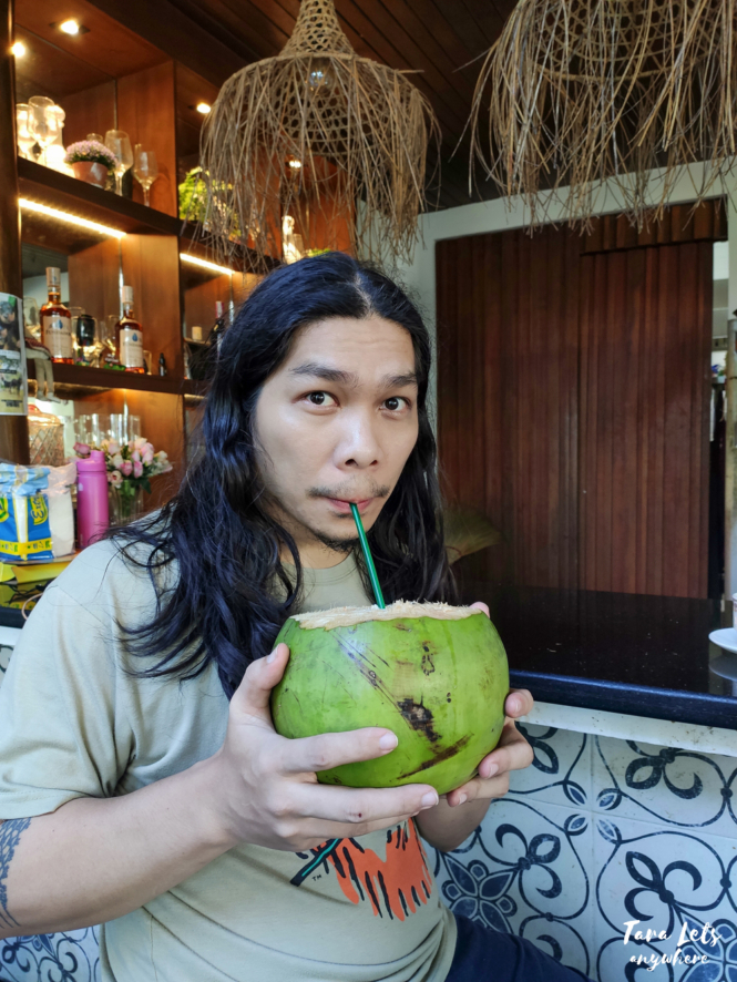 Hali with coconut at Baliraya Resort