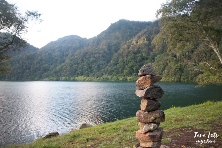 Lake Holon campsite