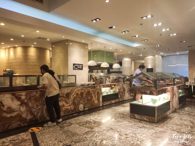 Marriott Cafe buffet area