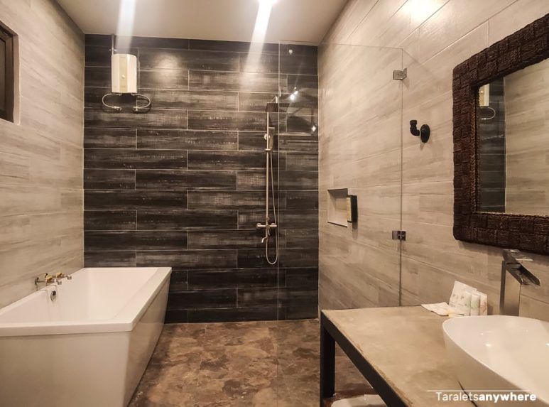 AVSuites - premiere suites bathroom