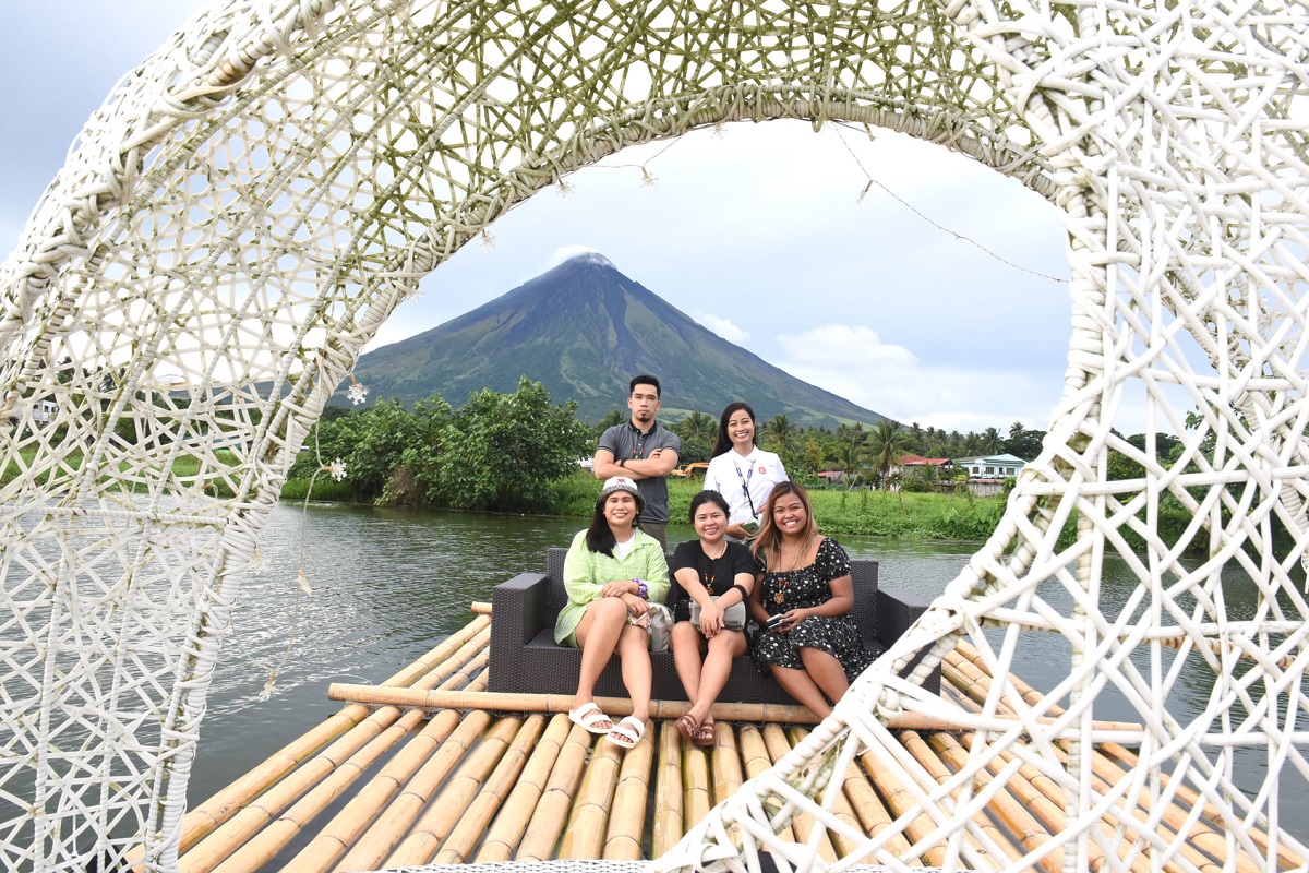 Group shot in Sumlang Lake