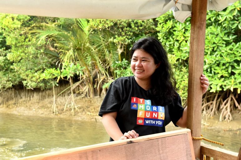 Kat in Buhatan River Cruise