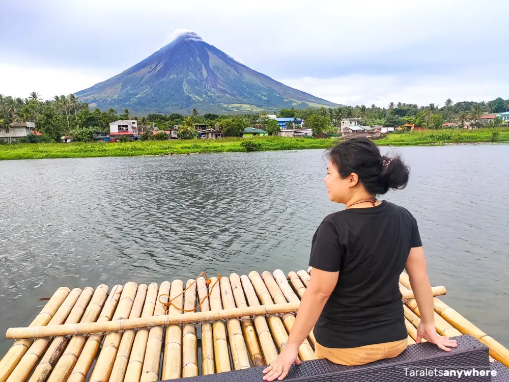 Balsa ride in Sumlang Lake