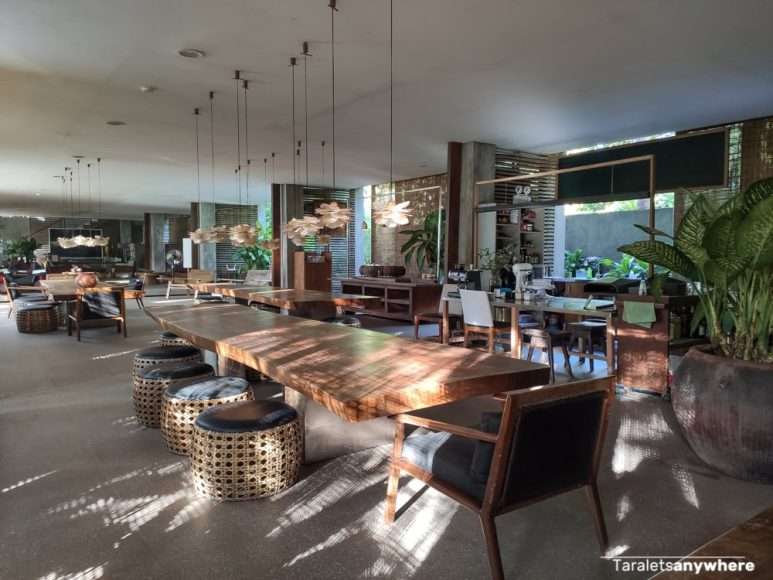 Siama Hotel lounge area