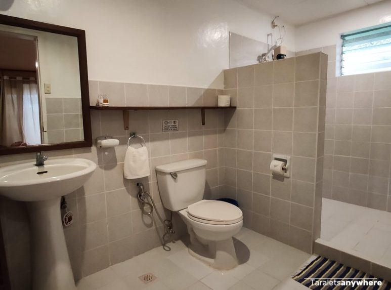 Ticao Island Resort - cabana bathroom