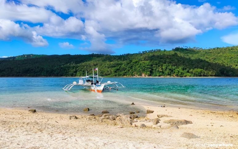 Beach in Borobongkaso Rock Formation