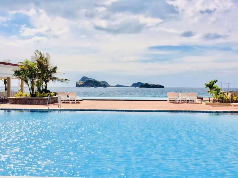 Capones Vista Beach Resort in Zambales
