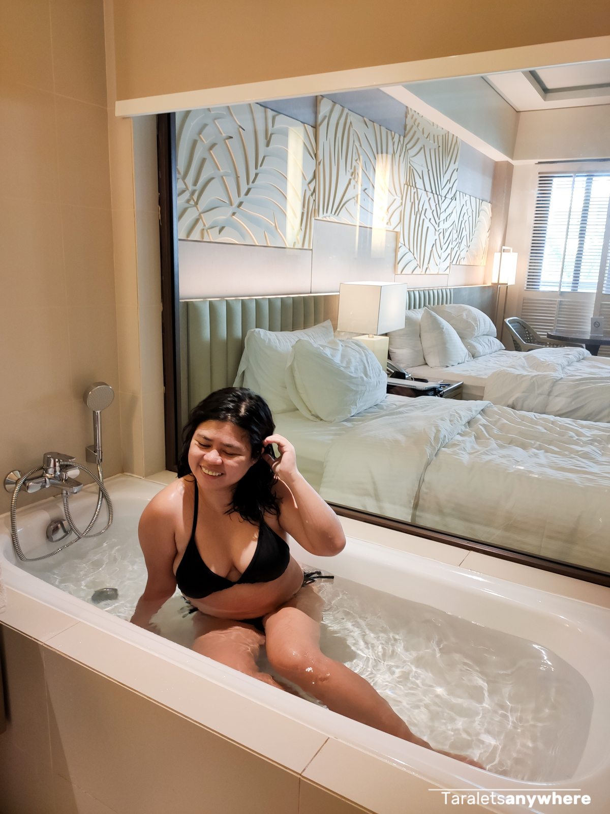 Henann Park Resort - premier room bath tub