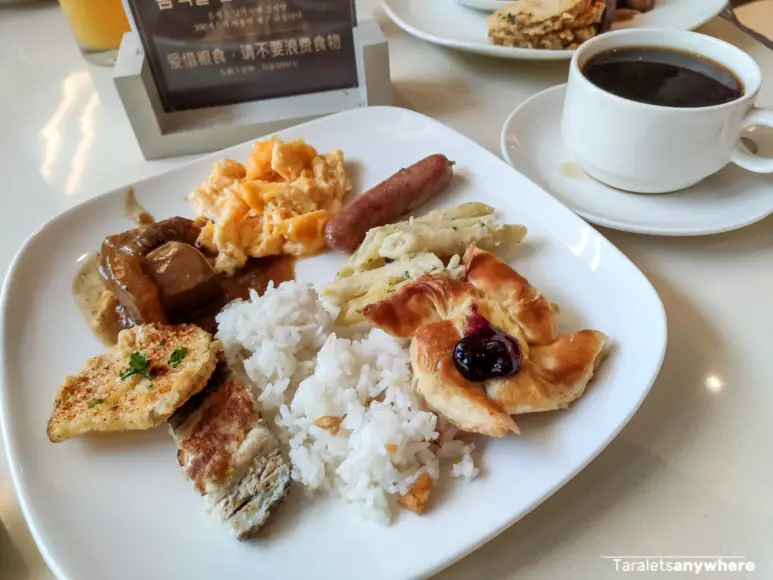 Henann Park Resort - breakfast buffet