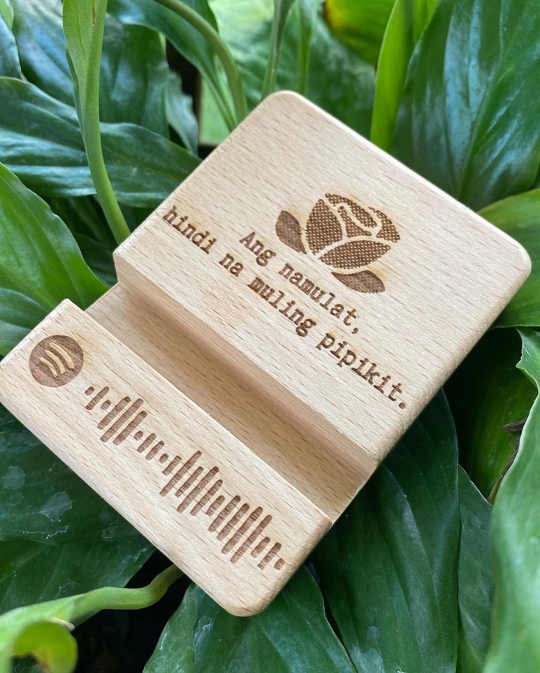Filipino local gifts - engraved phone holder
