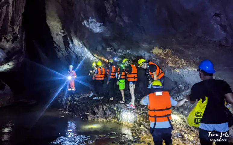 Group shot in Capisaan Cave