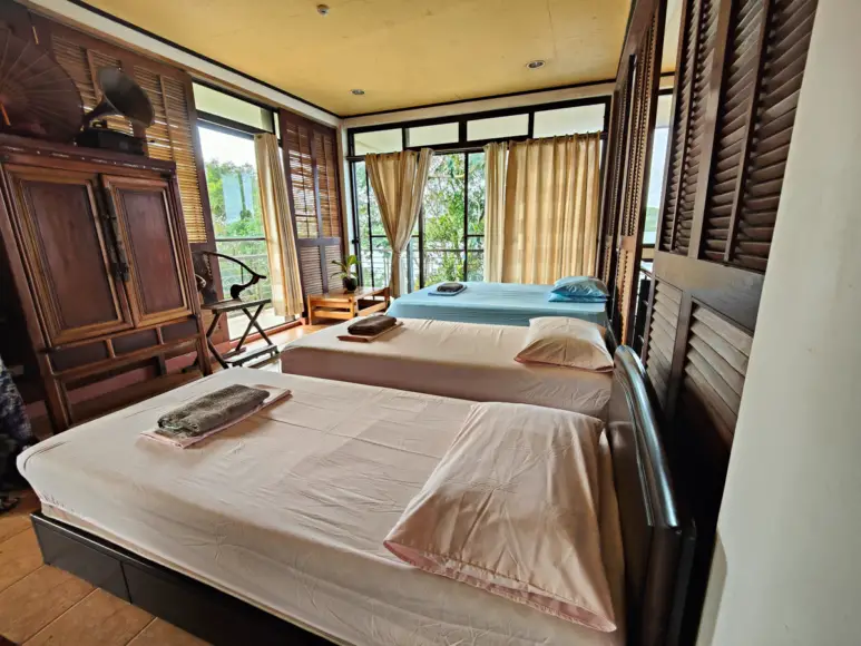 Caliraya Lake Front Resort - bedroom