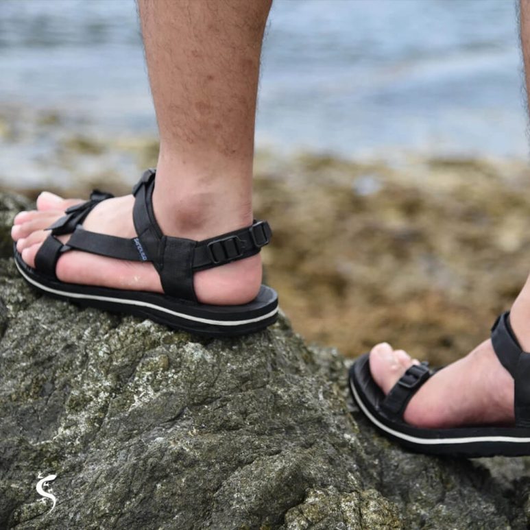 Sandugo hiking sandals