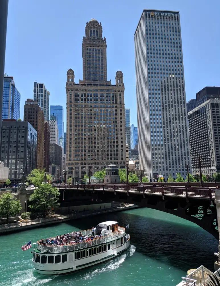 Chicago river cruise