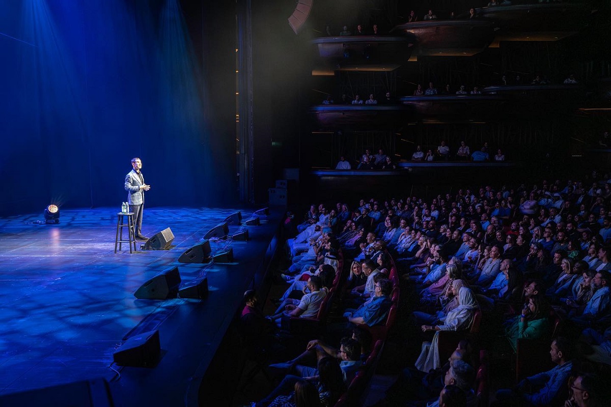 Dubai Opera - one of the most romantic things to do in Dubai