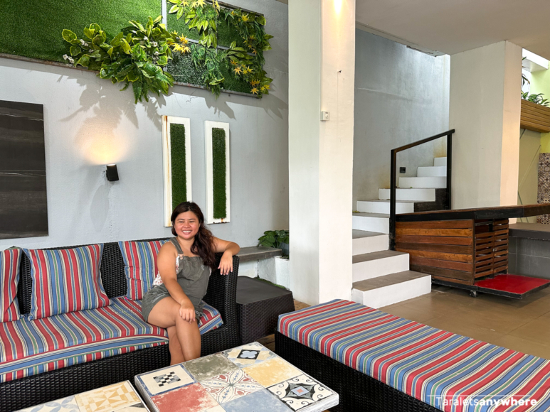 Anton's Loft Designer Resort - poolside lounge