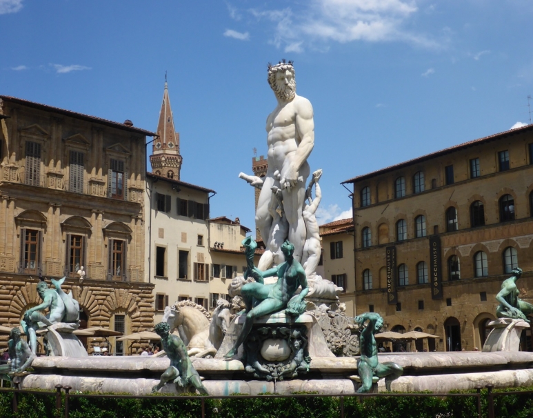 Fountain of Neptune - a must-see in 3 days in Florence itinerary