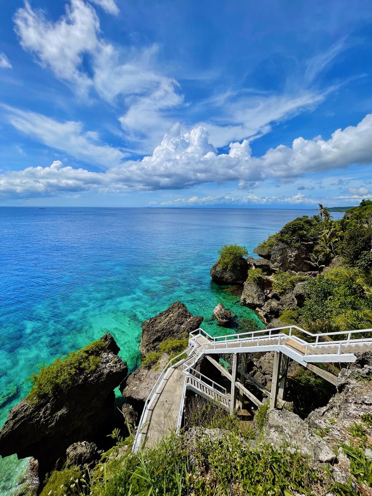 Pitogo Cliff - one of the best tourist spots in Siquijor