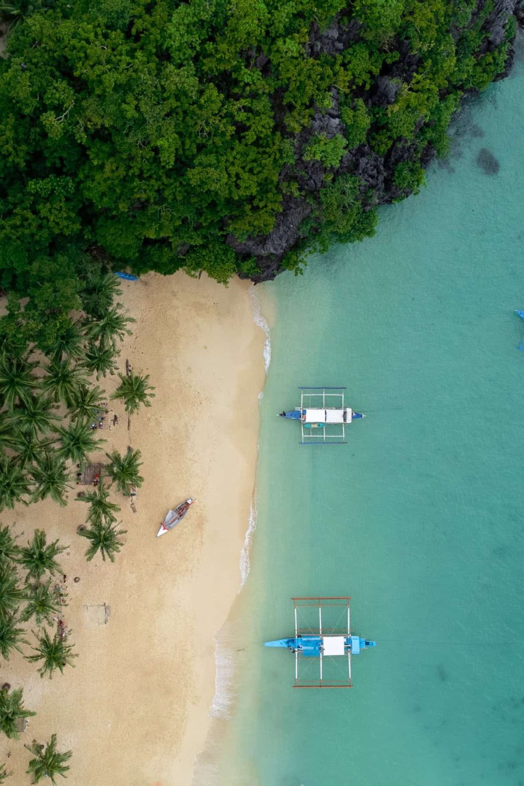 17+ Best Palawan Beaches (A Beach Bum's Guide) - Tara Lets Anywhere
