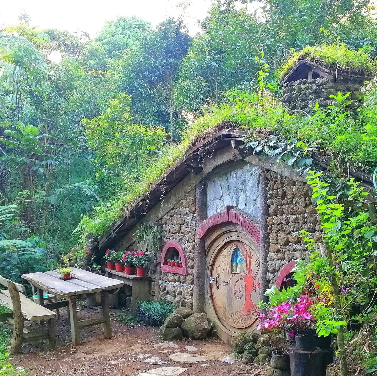 Hobbit House Farm Lodge