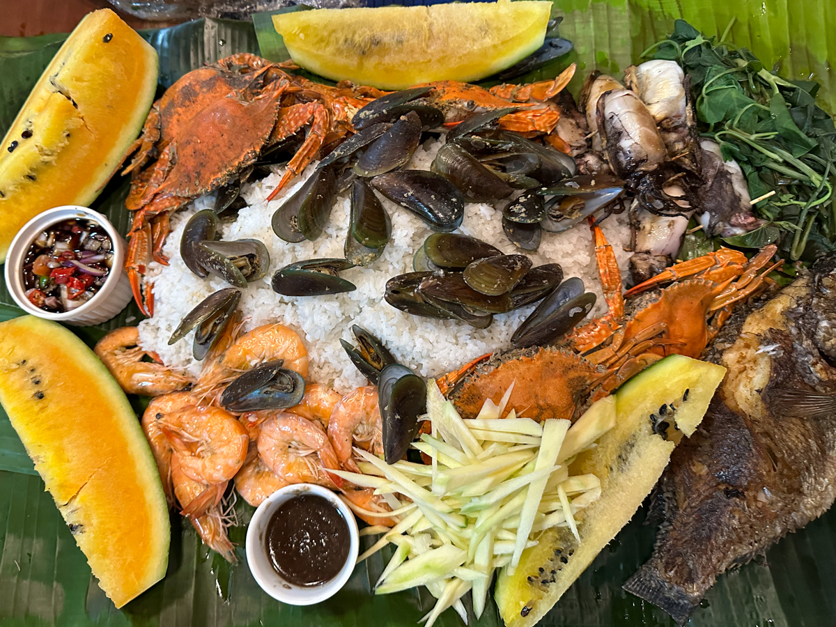Seafood boodle fight