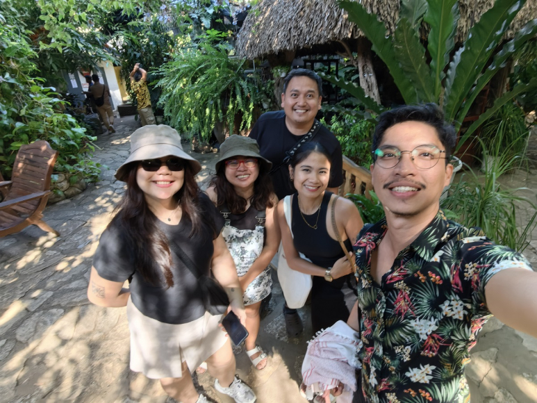 Group photo at Hidden Garden in Vigan