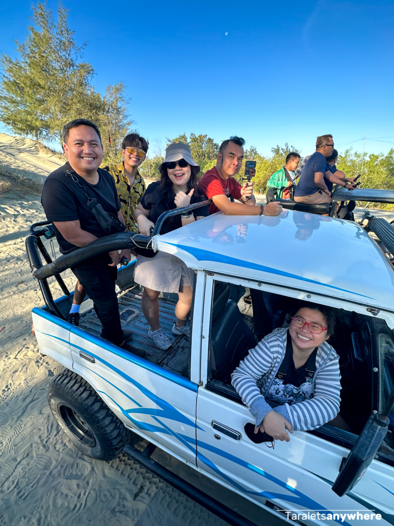 Group photo in Paoay Sand Dunes