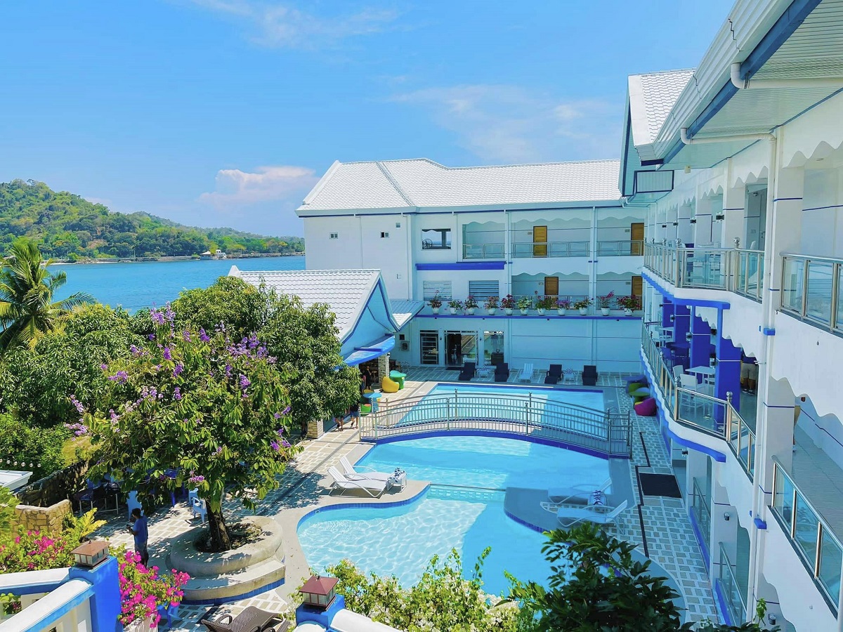 Santiago Cove Hotel