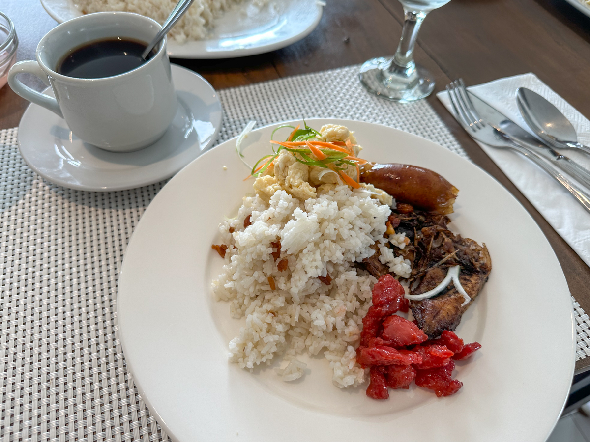 Crown Hotel Palawan - breakfast