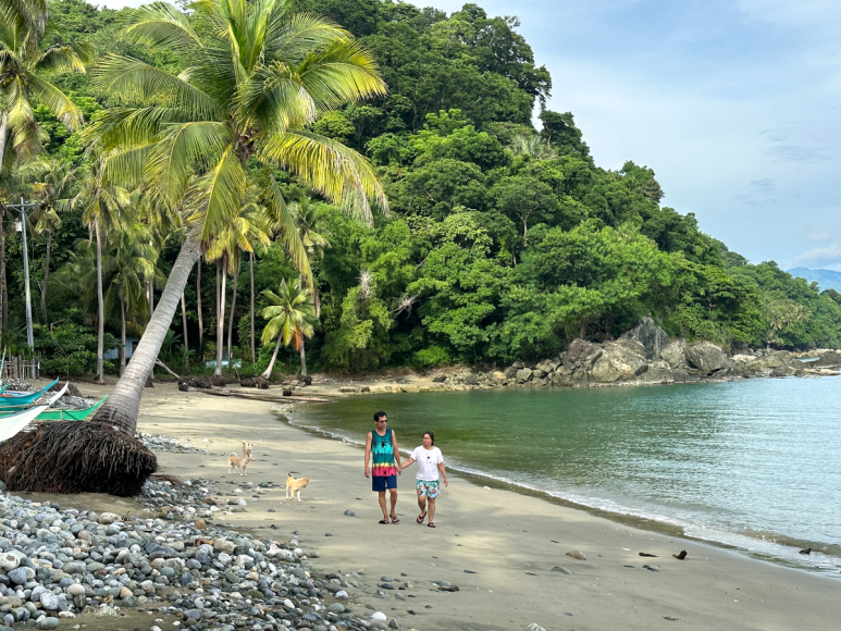 Udalo Beach in Abra de Ilog