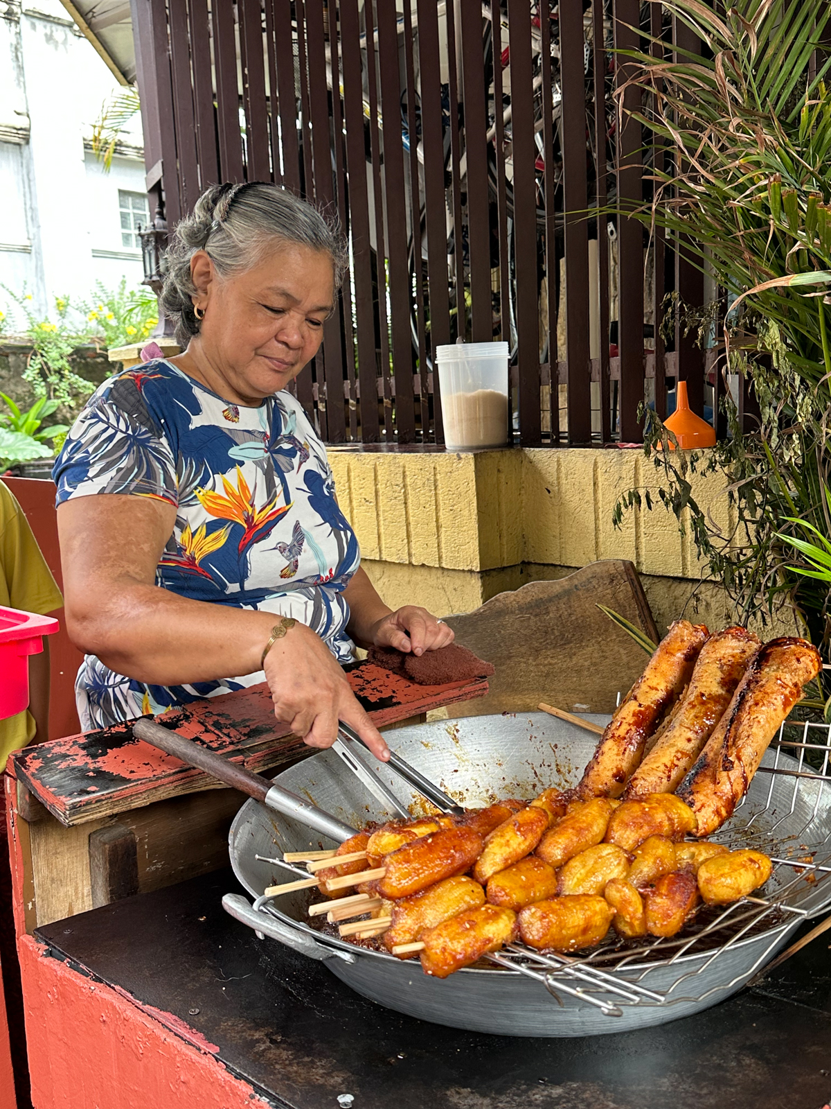Aling Mely's turon