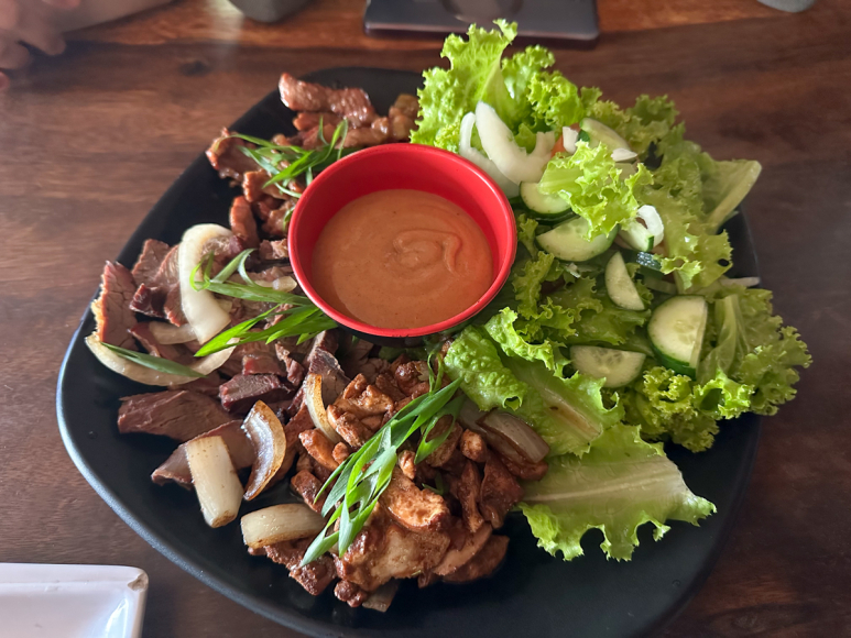 Farmer's Daughter Restaurant - kinuday wrap set