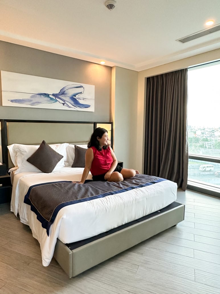 Savoy Hotel Manila - suite