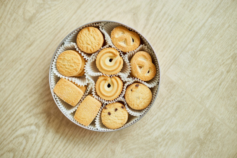 Butter cookies tin - gifts for coworkers in the Philippines