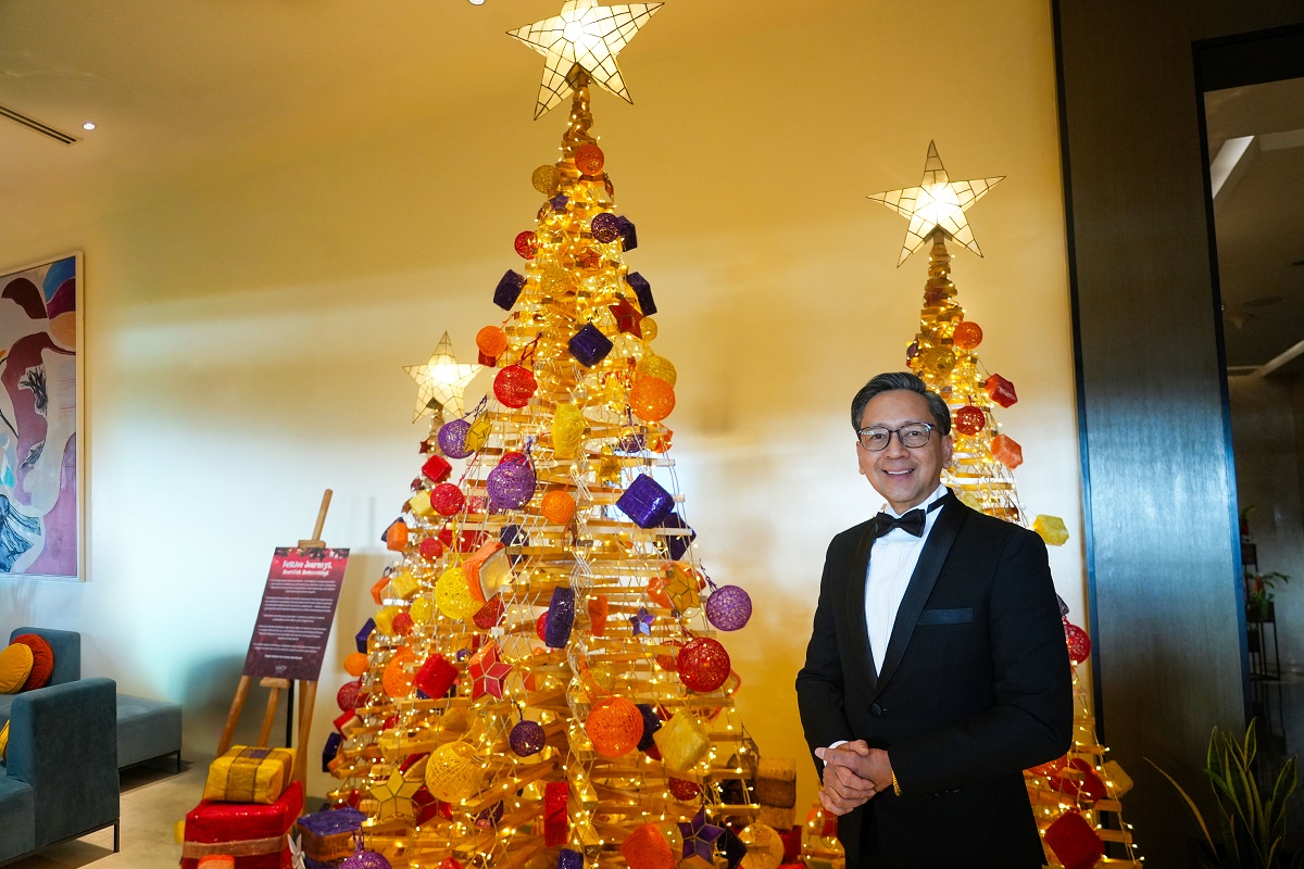 Savoy - GM Den Navarro