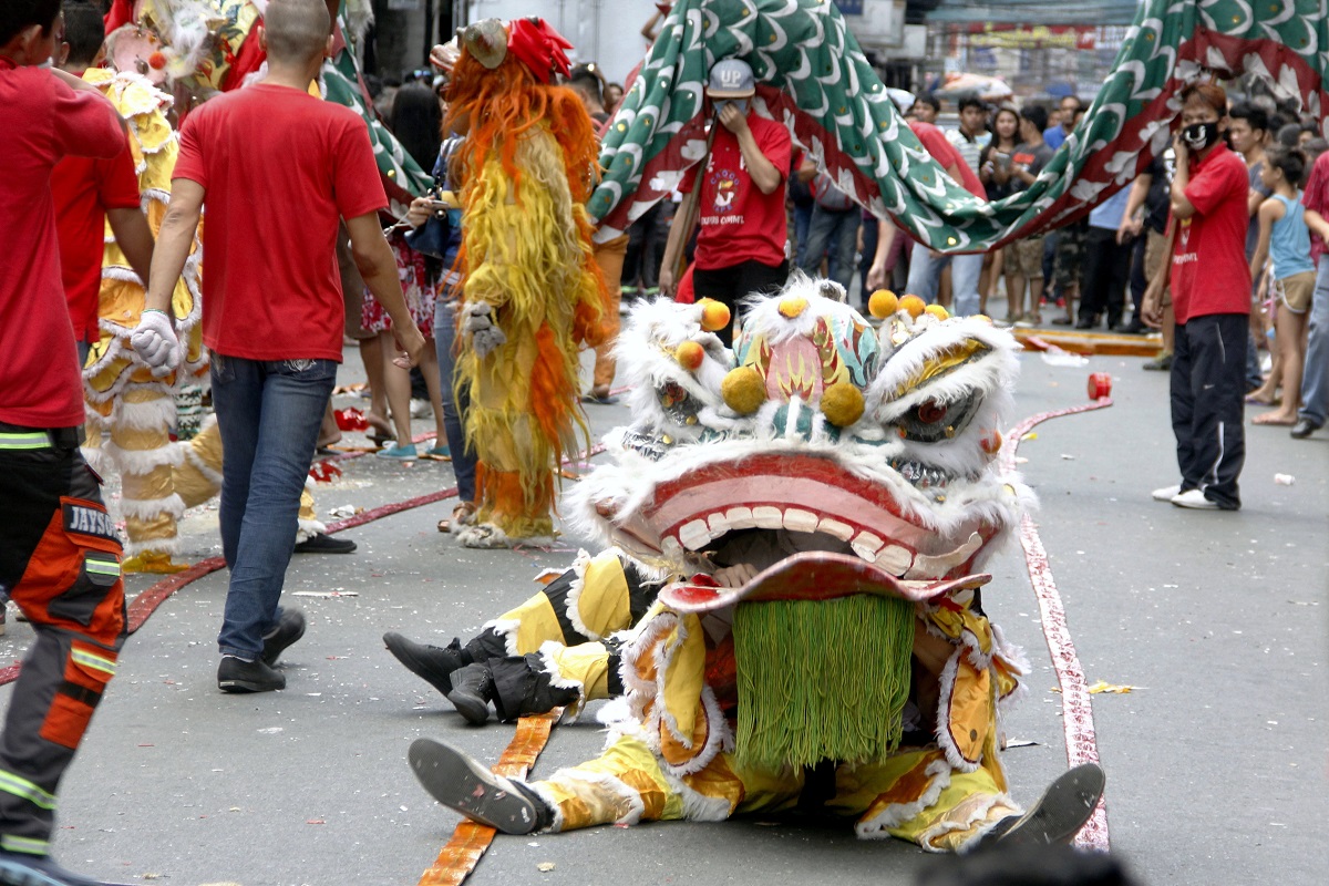 Binondo dragon dance