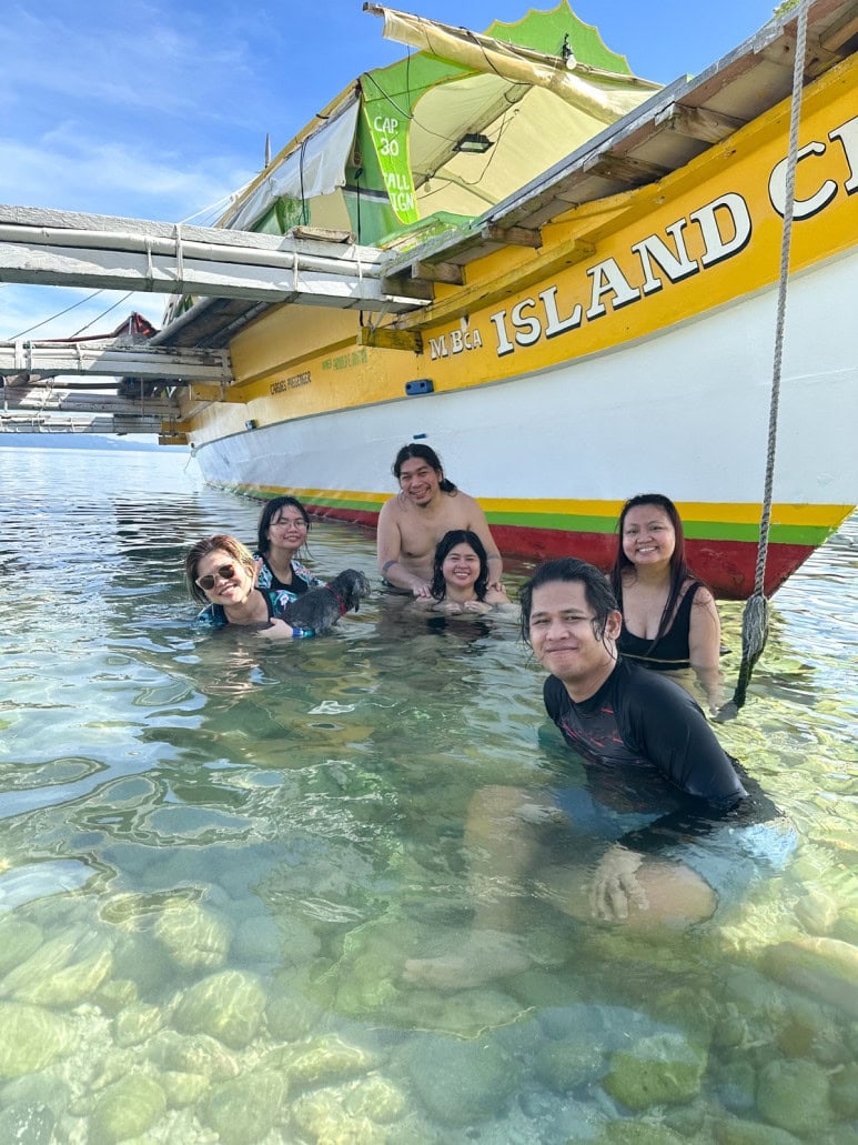 Isla Verde - Mahabang Buhangin group photo