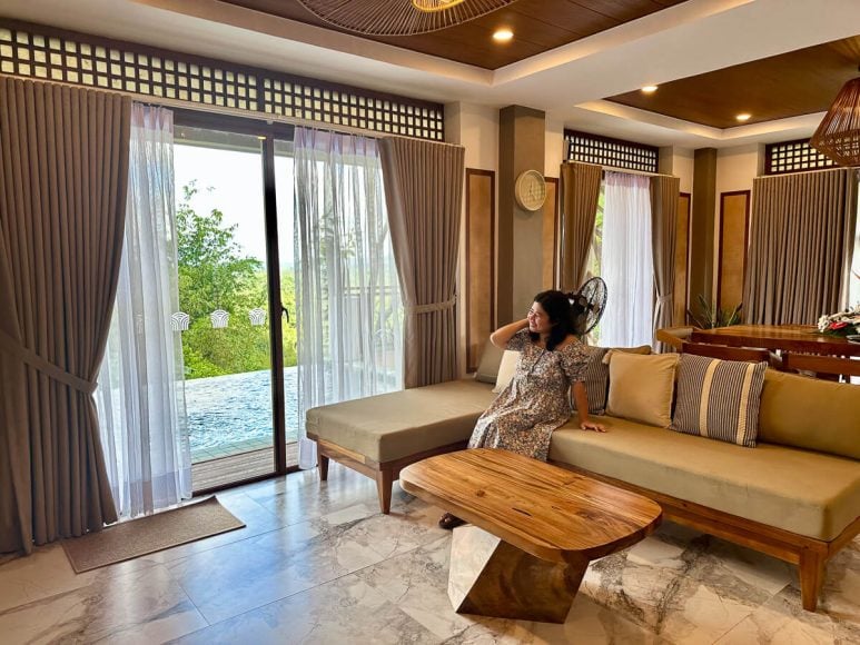 Las Caidas - living area