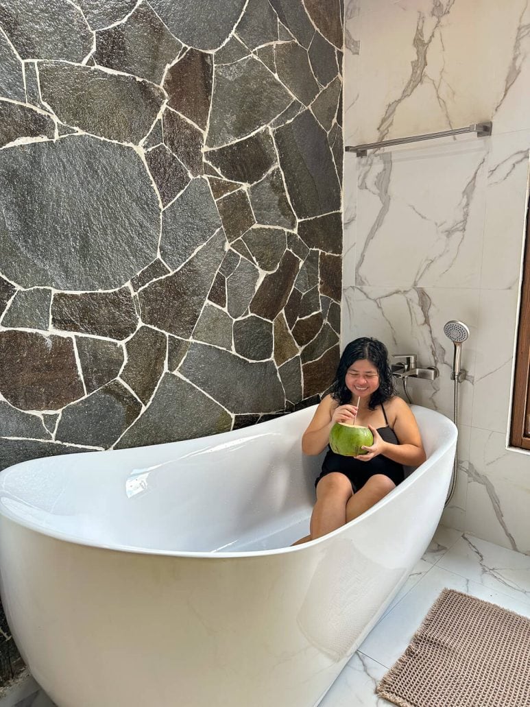Las Caidas - villa bath tub