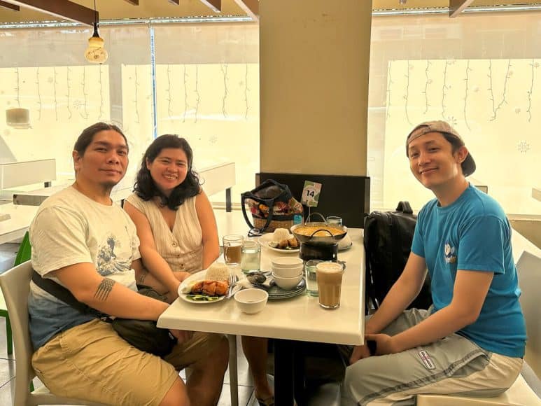 Bugis - group photo